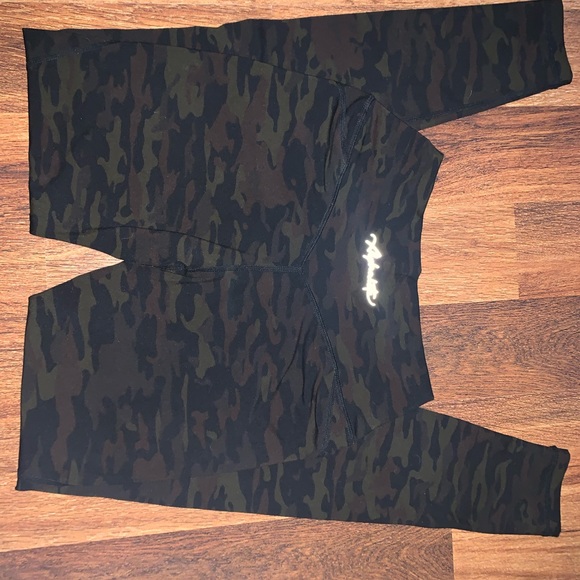 Alphalete surface power leggings.   Olive green - Picture 4 of 5